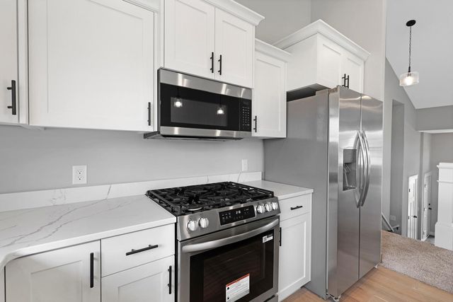 17750 Empire Trail, Lakeville, MN 55044