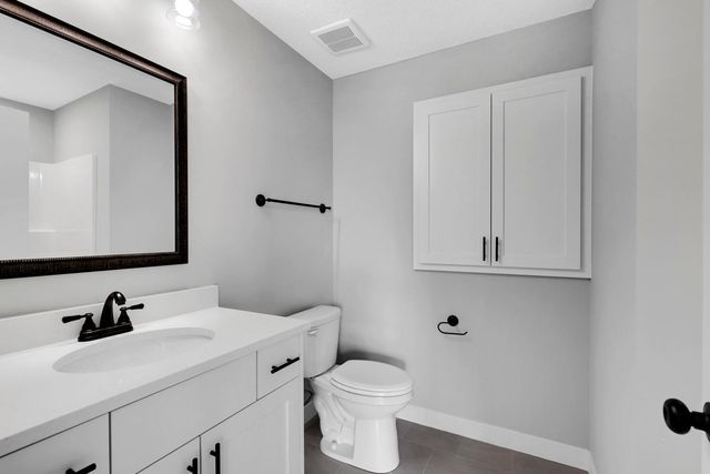 17750 Empire Trail, Lakeville, MN 55044