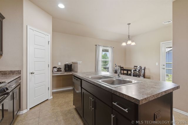 11001 N 154th East Avenue, Owasso, OK 74055