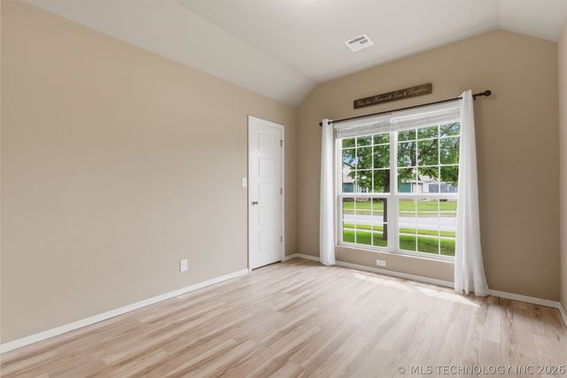 11001 N 154th East Avenue, Owasso, OK 74055