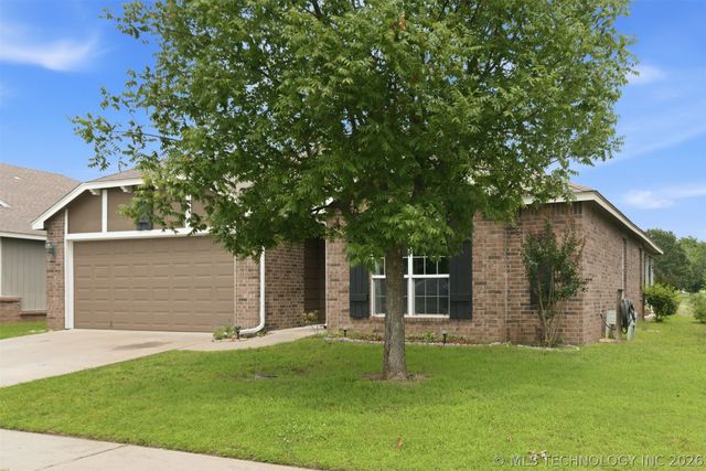 11001 N 154th East Avenue, Owasso, OK 74055
