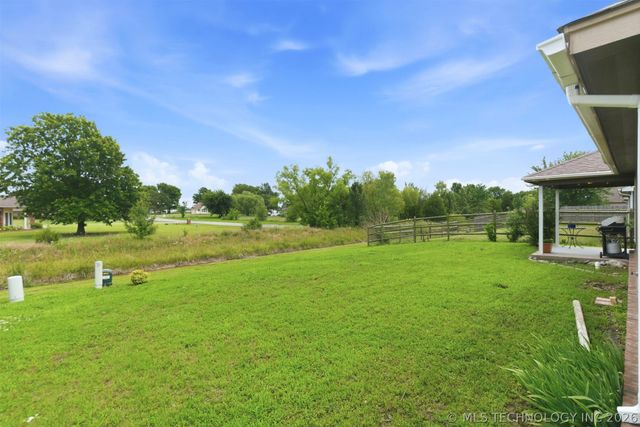 11001 N 154th East Avenue, Owasso, OK 74055