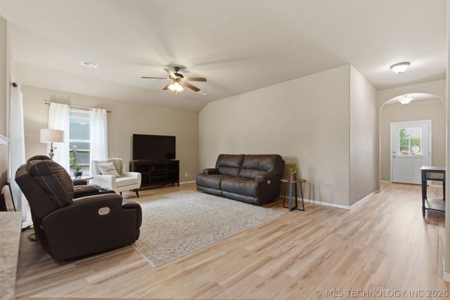 11001 N 154th East Avenue, Owasso, OK 74055