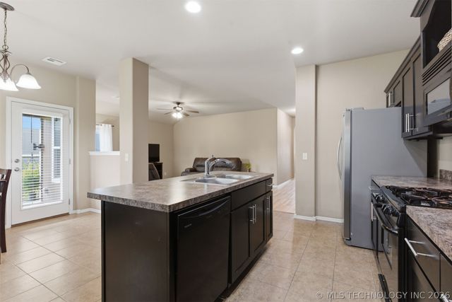 11001 N 154th East Avenue, Owasso, OK 74055