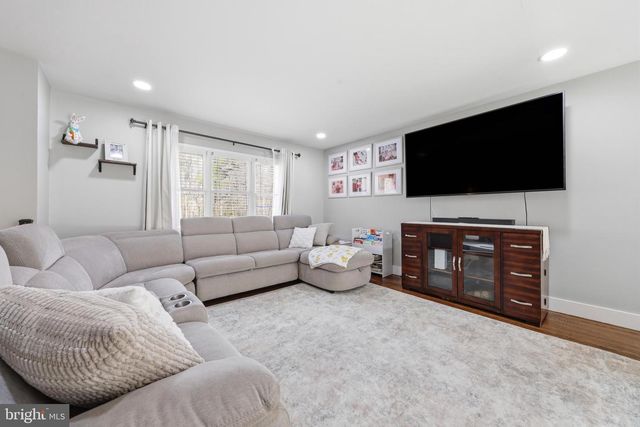 16 SKEET RD, Medford, NJ 08055