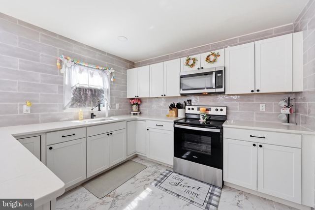 16 SKEET RD, Medford, NJ 08055