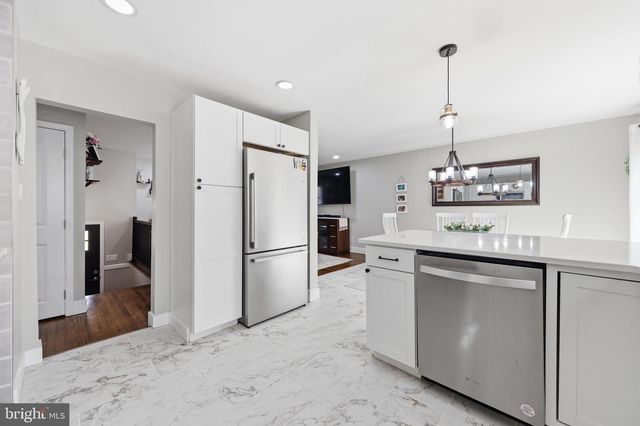 16 SKEET RD, Medford, NJ 08055