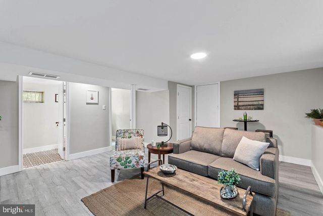 16 SKEET RD, Medford, NJ 08055