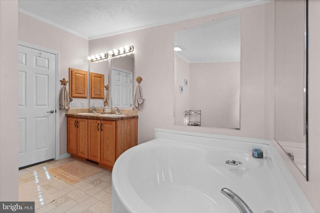 Image 30 of property listing at 36981 BLUE TEAL RD, Selbyville, DE 19975