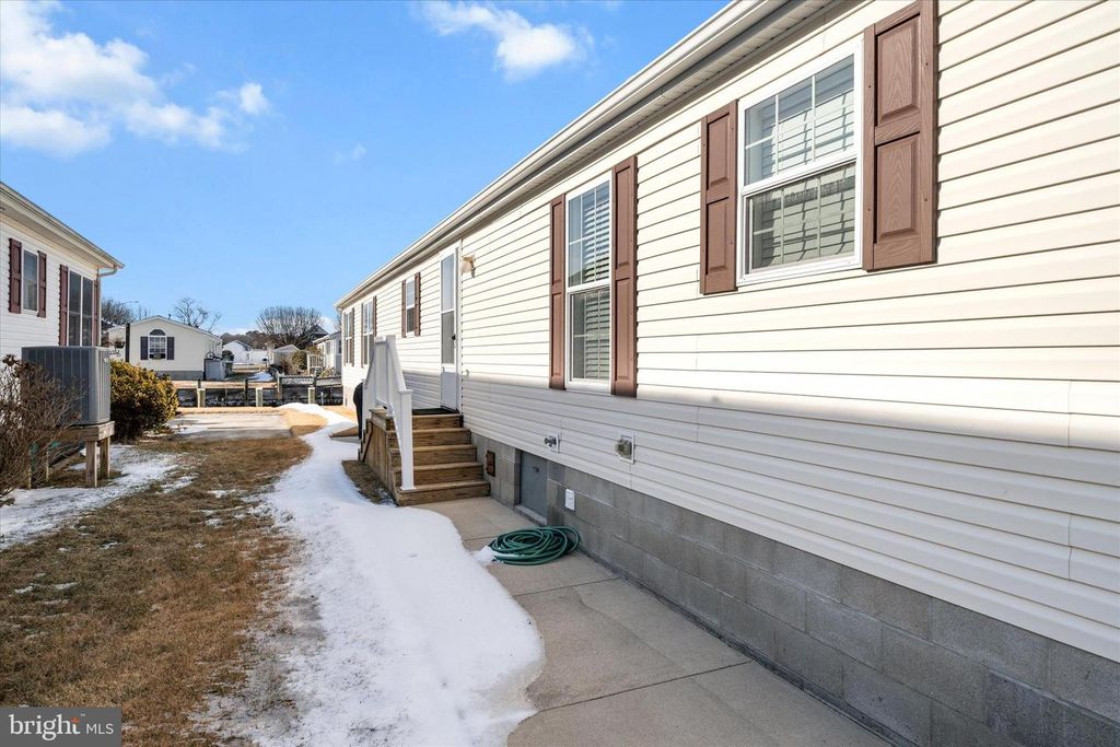 Image 4 of property listing at 36981 BLUE TEAL RD, Selbyville, DE 19975