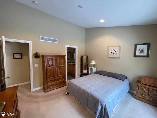 4459 Cross Creek Boulevard, Burton, MI 48509