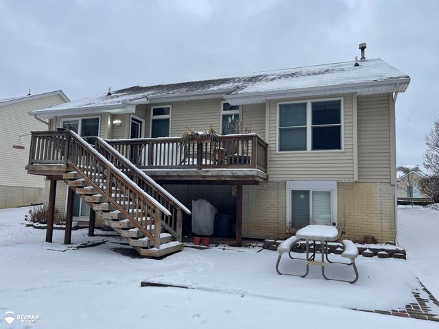 4459 Cross Creek Boulevard, Burton, MI 48509