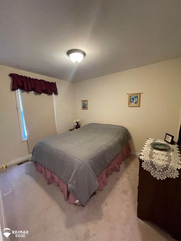 4459 Cross Creek Boulevard, Burton, MI 48509