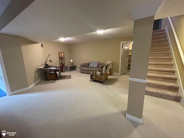 4459 Cross Creek Boulevard, Burton, MI 48509