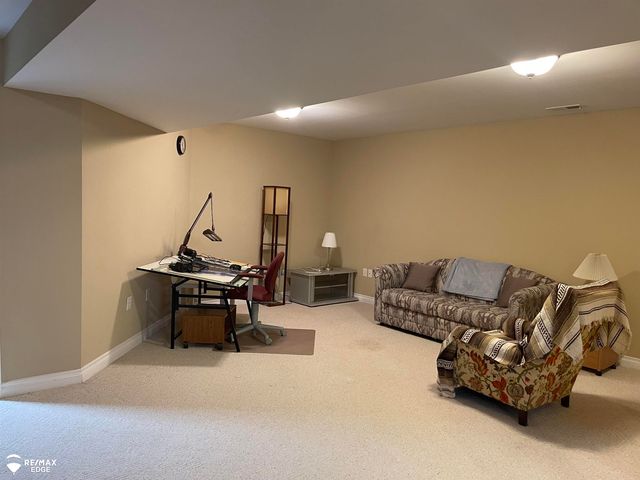 4459 Cross Creek Boulevard, Burton, MI 48509