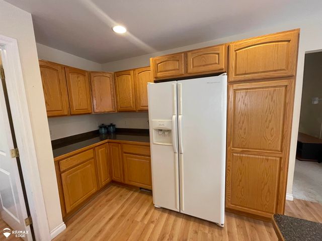 4459 Cross Creek Boulevard, Burton, MI 48509