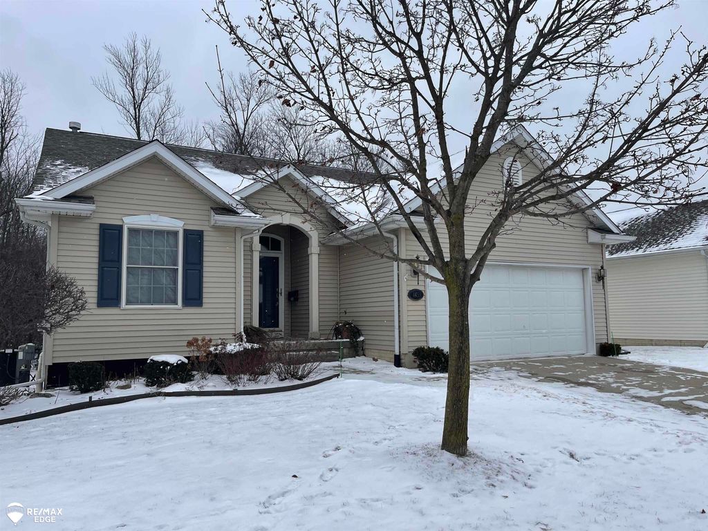 4459 Cross Creek Boulevard, Burton, MI 48509