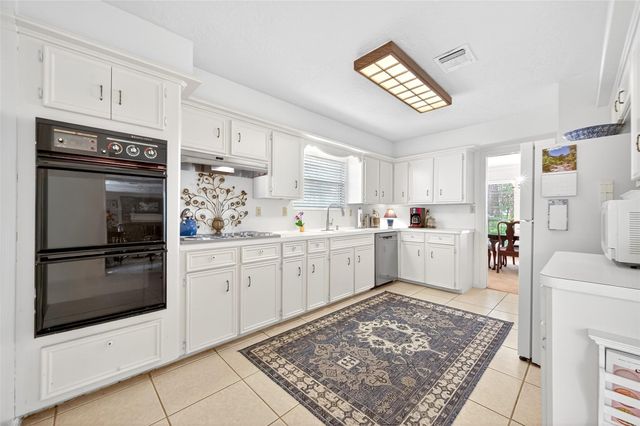 3911 Highpines Drive, Houston, TX 77068