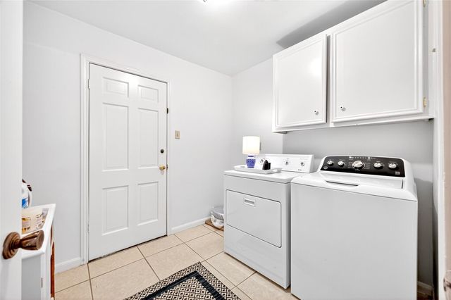 3911 Highpines Drive, Houston, TX 77068