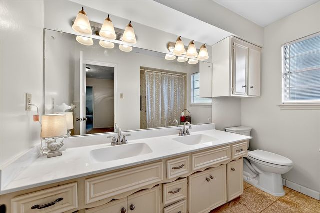 3911 Highpines Drive, Houston, TX 77068