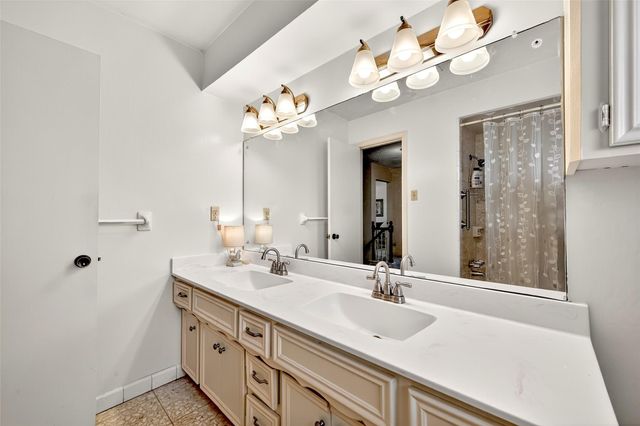 3911 Highpines Drive, Houston, TX 77068