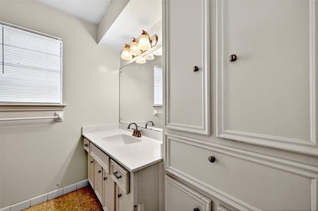 3911 Highpines Drive, Houston, TX 77068