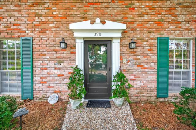 3911 Highpines Drive, Houston, TX 77068