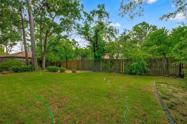 3911 Highpines Drive, Houston, TX 77068