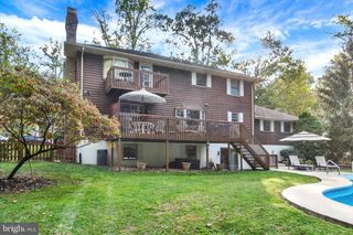 121 OAK HILLS DR, Hanover, PA 17331