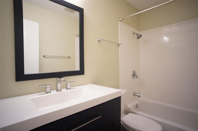 12725 Dakota LN B, Austin, TX 78729