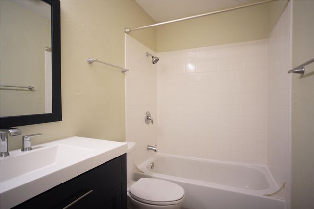 12725 Dakota LN B, Austin, TX 78729