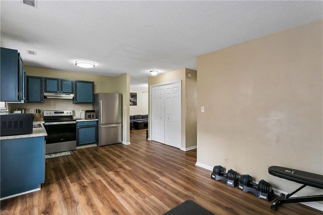 187 Hunt Club RN N, Newport News, VA 23608
