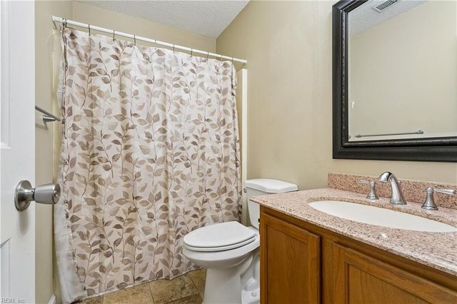 187 Hunt Club RN N, Newport News, VA 23608