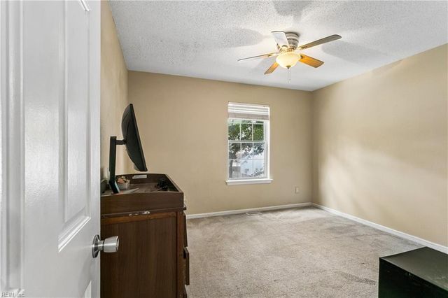 187 Hunt Club RN N, Newport News, VA 23608