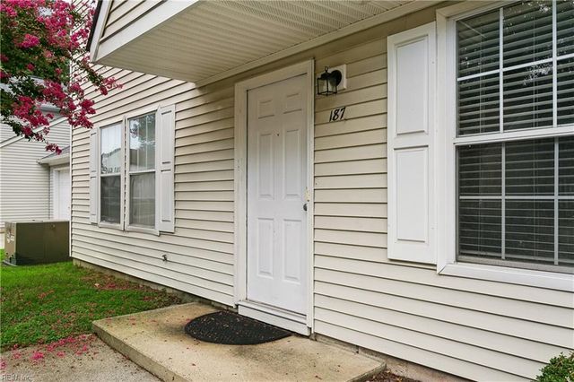 187 Hunt Club RN N, Newport News, VA 23608