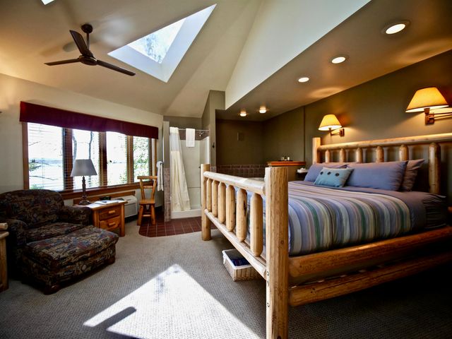 1757 N Manitou Trail, Leland, MI 49654