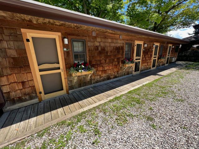 1757 N Manitou Trail, Leland, MI 49654