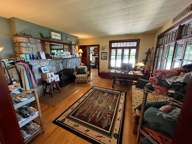 1757 N Manitou Trail, Leland, MI 49654