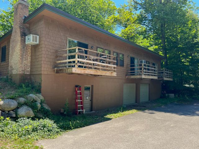 1757 N Manitou Trail, Leland, MI 49654