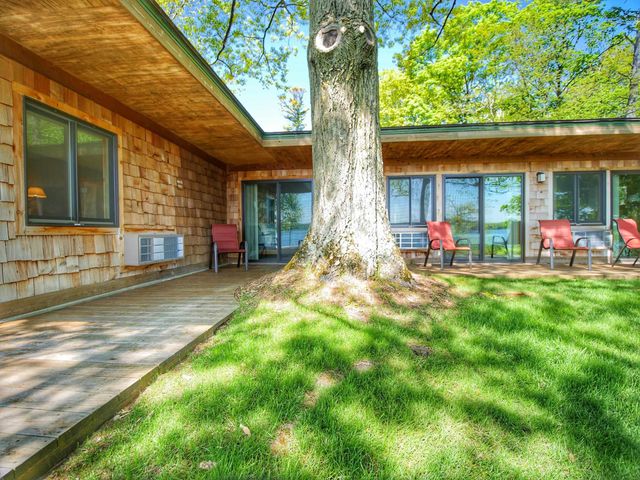 1757 N Manitou Trail, Leland, MI 49654