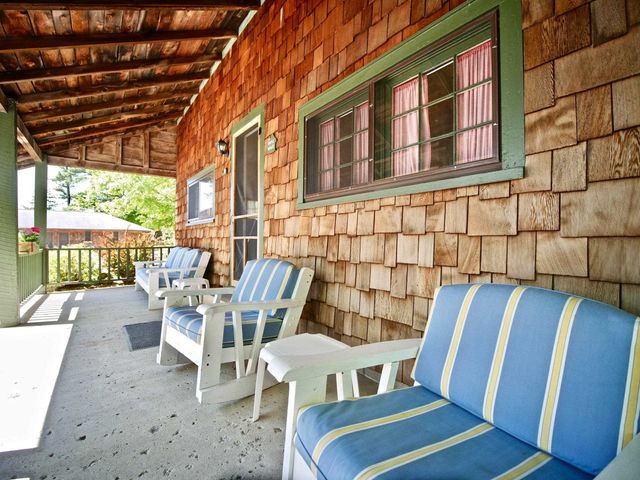 1757 N Manitou Trail, Leland, MI 49654