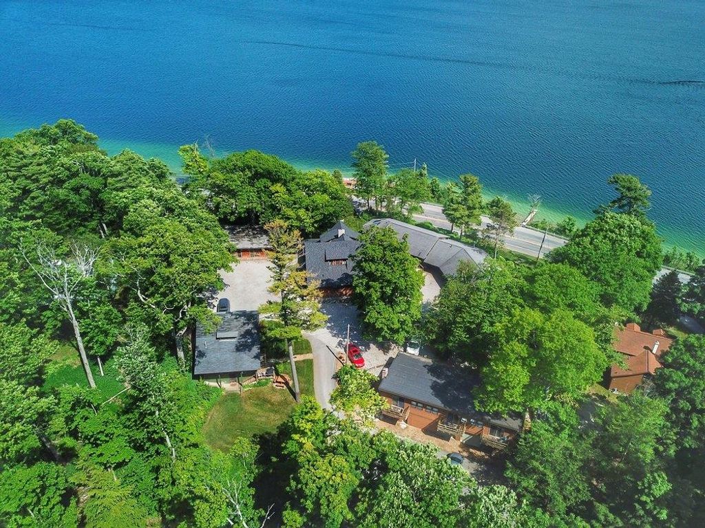 1757 N Manitou Trail, Leland, MI 49654