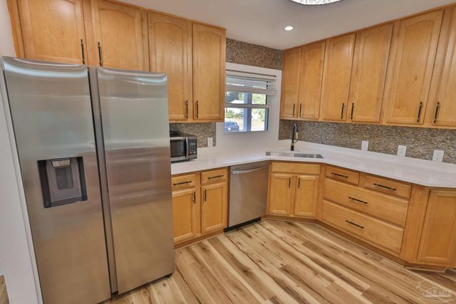 3795 Summer Dr, Pensacola, FL 32504