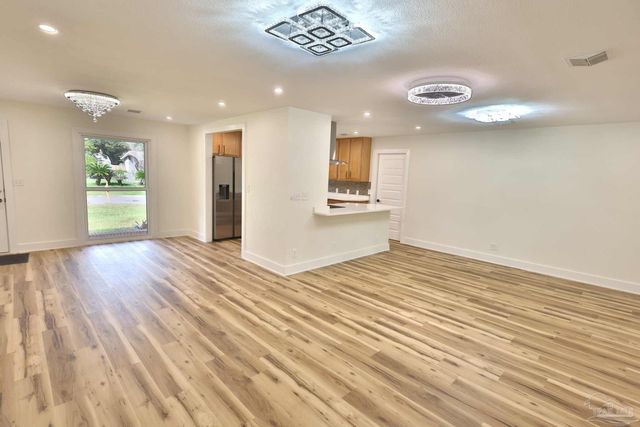 3795 Summer Dr, Pensacola, FL 32504