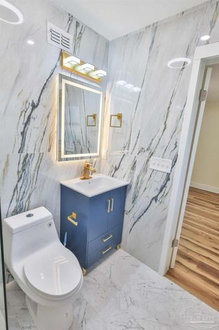 3795 Summer Dr, Pensacola, FL 32504