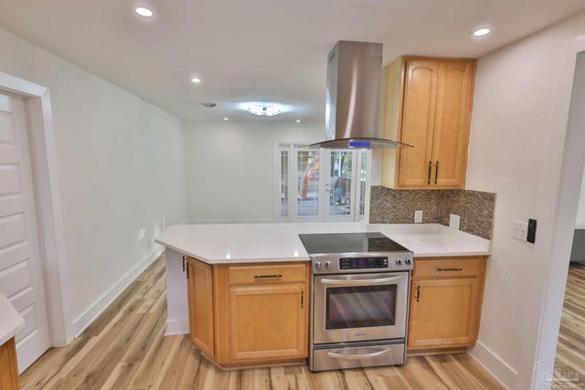 3795 Summer Dr, Pensacola, FL 32504