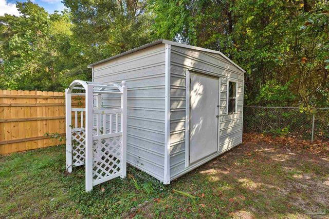 3795 Summer Dr, Pensacola, FL 32504