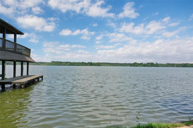 6 Kings River Court, Houston, TX 77346