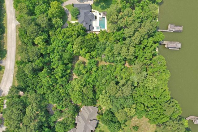 6 Kings River Court, Houston, TX 77346