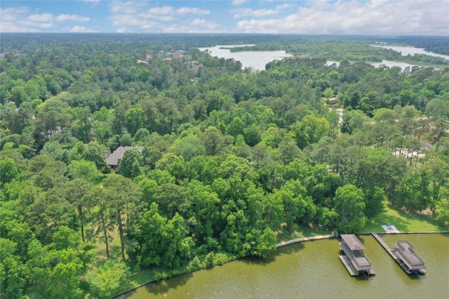 6 Kings River Court, Houston, TX 77346